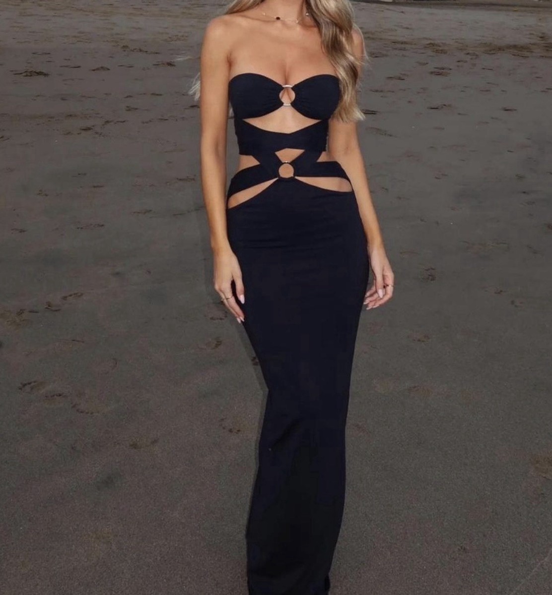 outcast black dress Dylan Mini con fit and sits at a mini length showcasing your legs Women's Viora Maxi Dress Black