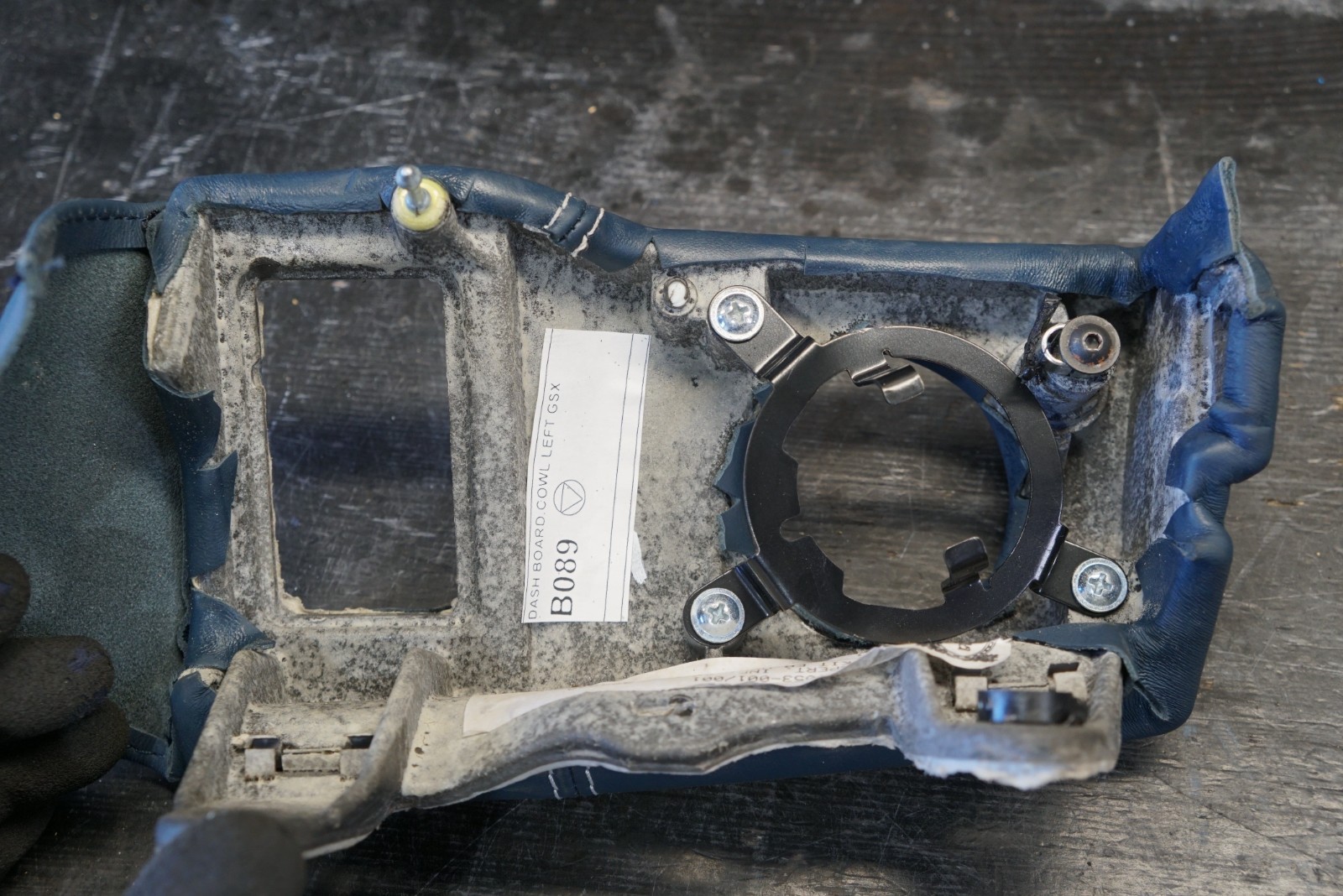 2009 - 2014 FERRARI CALIFORNIA FRONT LEFT DRIVER DASH BEZEL PANEL END CAP OEM