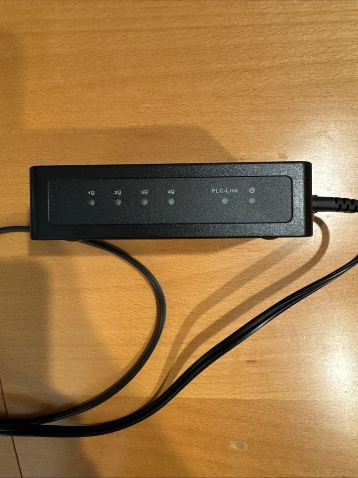 Set of 2 Western Digital (WD) Livewire 4-port network adapter WDBABY0000NBK-NESN - Image 4 of 4