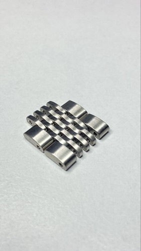 GUCCI Genuine 2 Link 131.3 Wrist Watch Belt Band Bracelet Parts 18mm Used