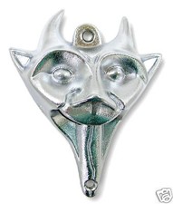 Großer Wandflaschenöffner 666 Gothic Satan Luzifer Teufel 11x9x3,5 cm Blickfang