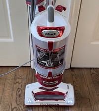 Shark Rotator Lift Away Professional Vacuum Cleaner w/ 2 Attachments Model NV502