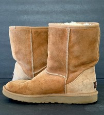 UGG Classic Short Boot Size 8 Chestnut and Tan Brown Winter Sherpa Lined Pull On