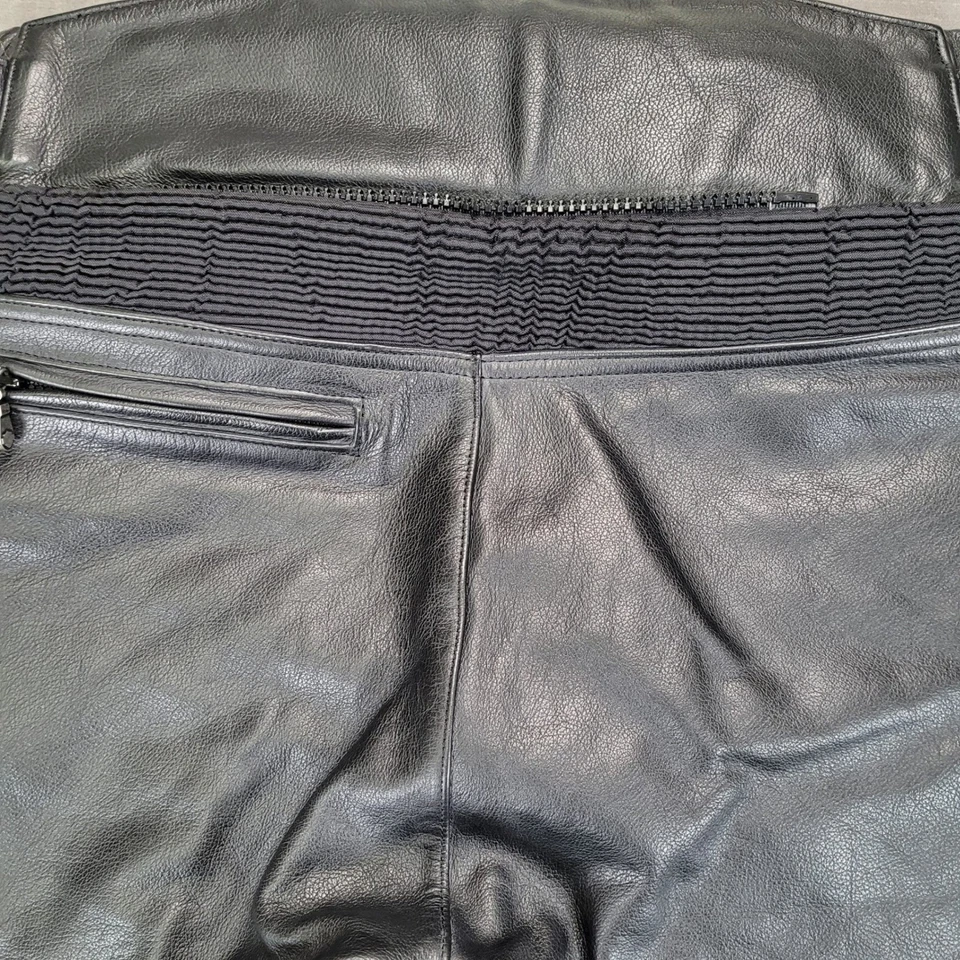 Pantalones de cuero vintage Harley Davidson con cinturón para hombre 36x32 cremalleras y broches de presión Foto 4 de 4