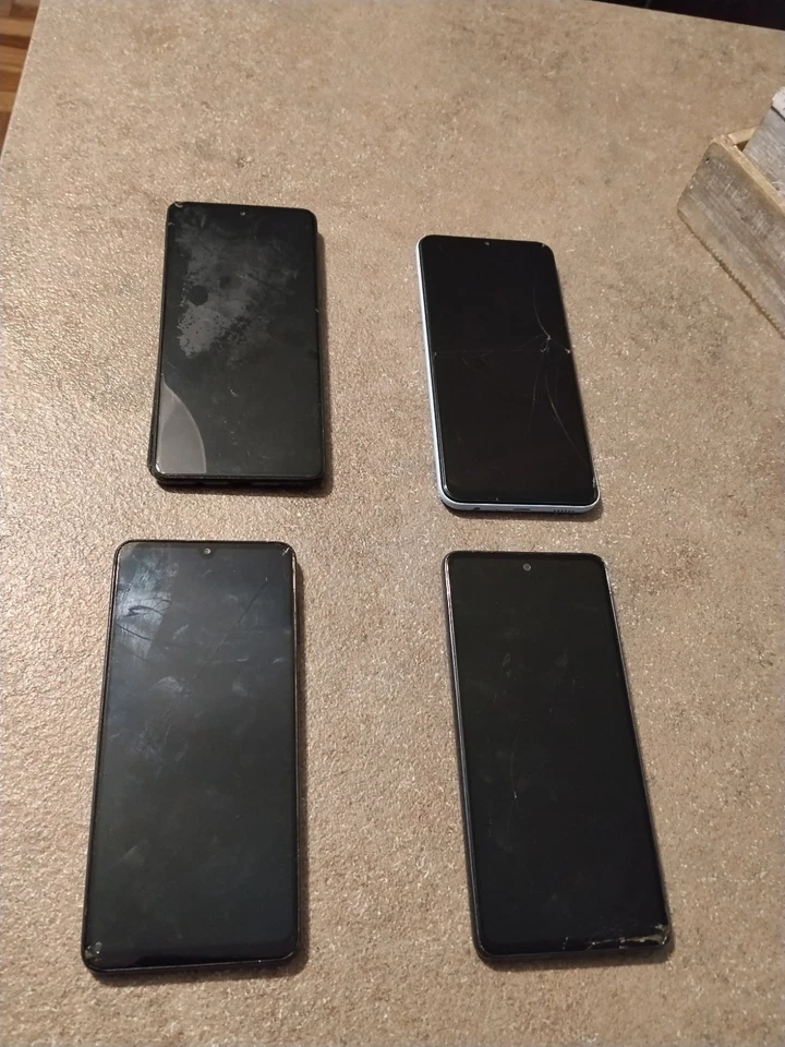 Smartphone Samsung Per Ricambi  - Immagine 2 di 4