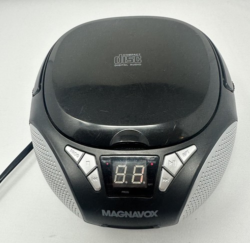 Magnavox CD AM-FM Stereo Radio, Model MD6924, Black - TESTED- WORK -
