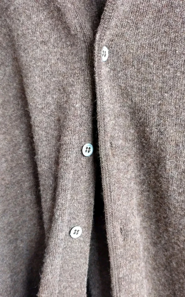 Beautiful vintage pure new wool brown men's shirt by Benetton  - Image 4 of 4