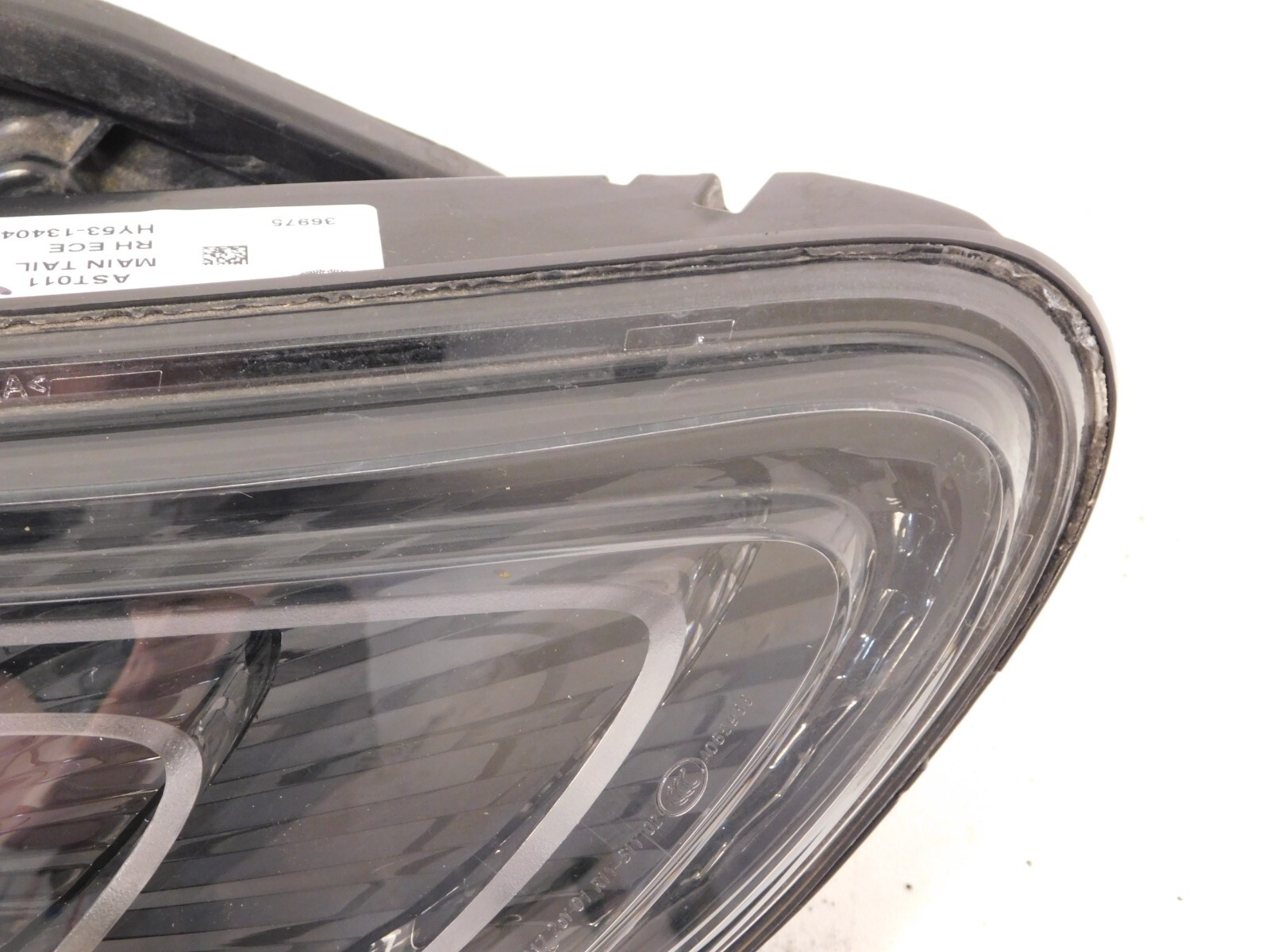 2017-2023 ASTON MARTIN DB11 PASSENGER RIGHT TAILLIGHT CLEAR SILVER TAIL LIGHT OE
