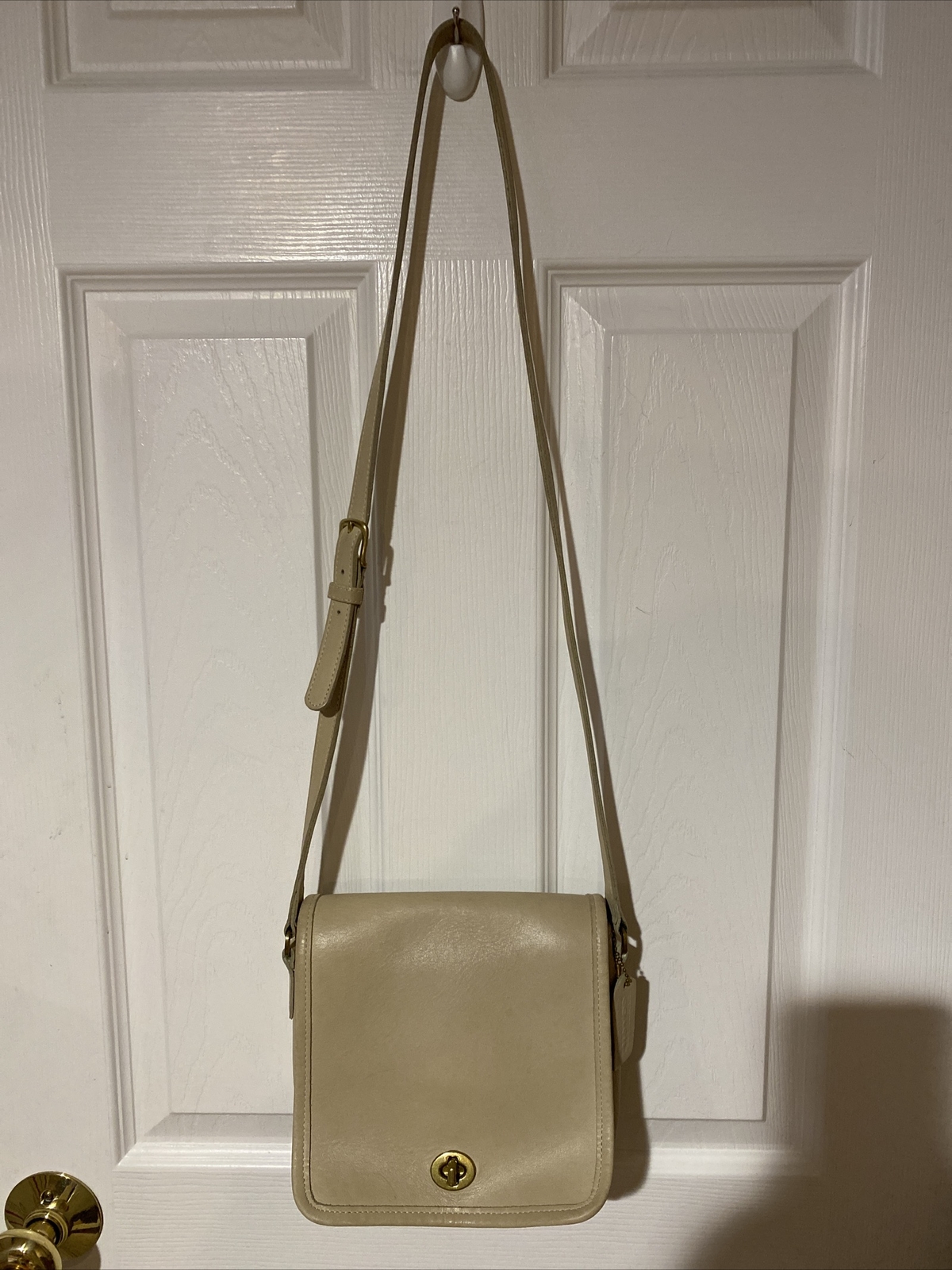 COACH VINTAGE LEATHER LEGACY COMPANION FLAP CROSSBODY… Gem