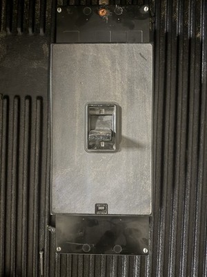 WESTINGHOUSE AB ''DE-ION'' CIRCUIT BREAKER 1313661 600 AMP 3 POLE 250VAC 300 TRIP