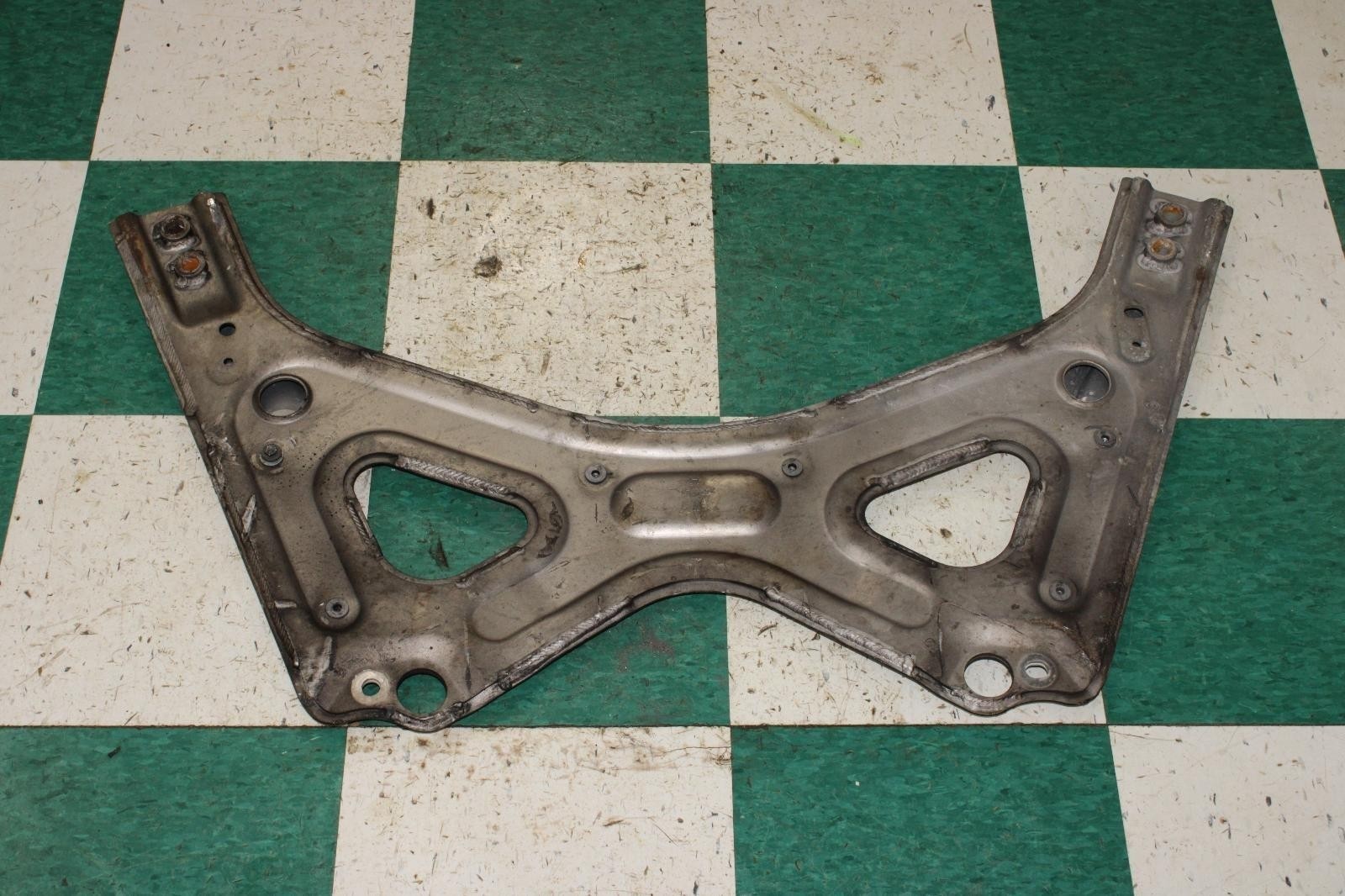 Maserati Ghibli 2014-2019 FRONT Engine mount