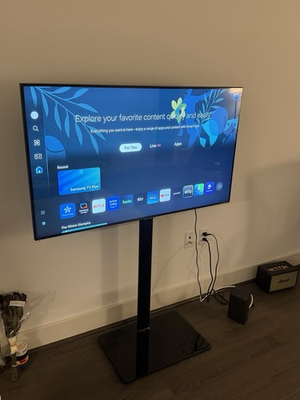 #ad Samsung 50 Smart TV Floor Stand Excellent Condition with Remote and Stand $110.00