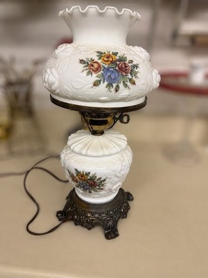 Vintage Lamp Floral Pattern