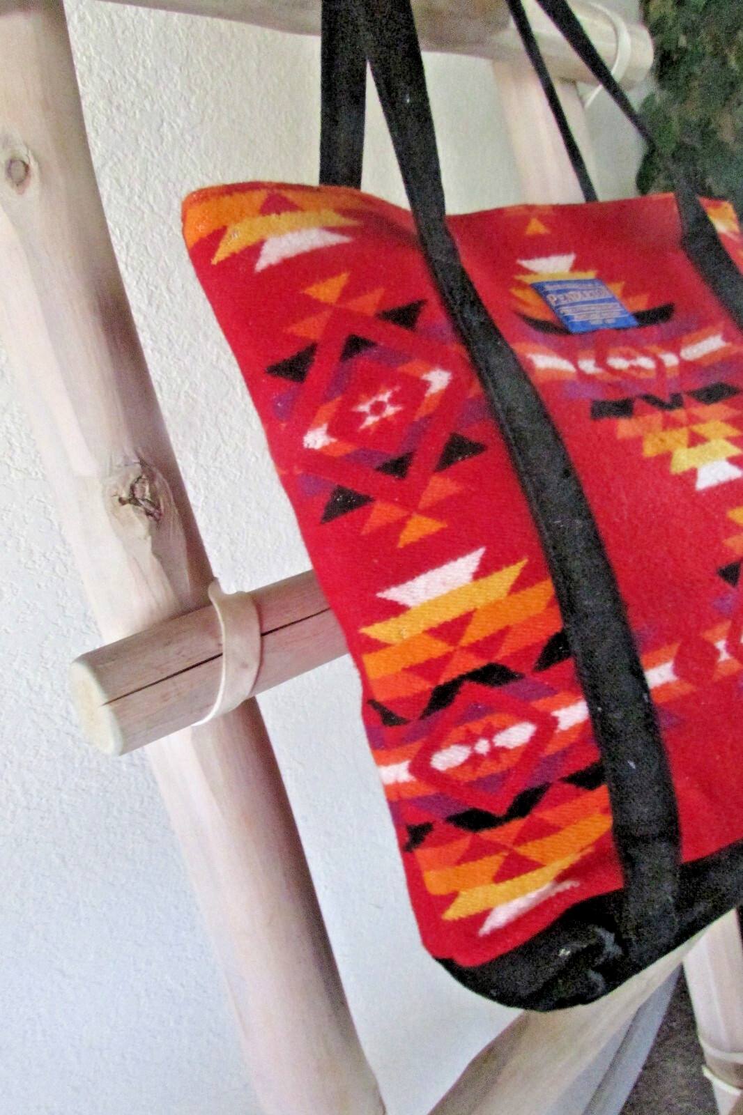 PENDLETON BLACK CANVAS RED MULTI NATIVE WOOLEN BO… - image 3