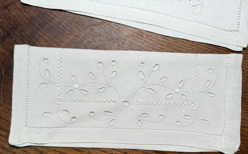 BRODERIE ANCIENNE - ART DE LA TABLE 2 pochettes porte-serviette - lin broderie - Photo 2/4