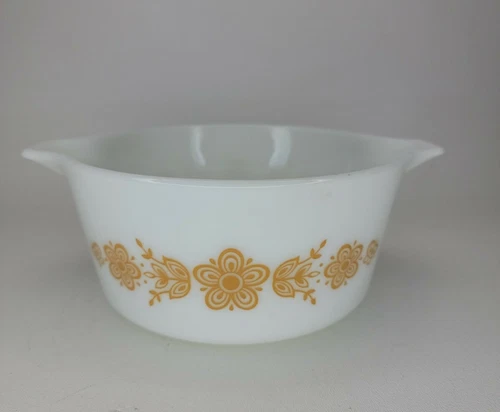 Vintage 1970’s Butterfly Gold Pyrex Casserole Baking Dish