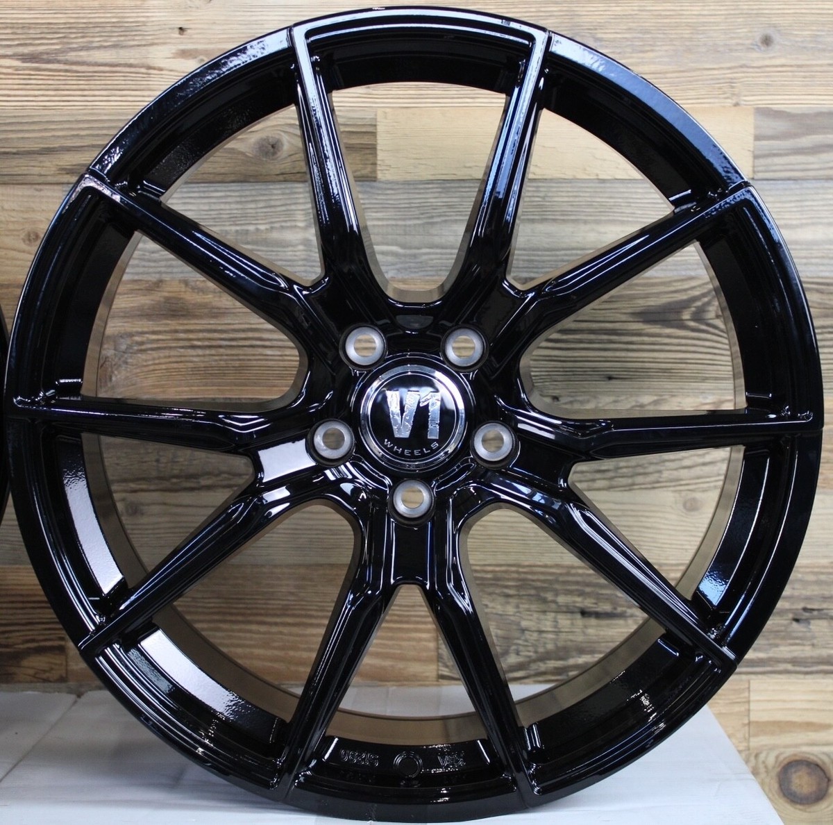 V1 Wheels V1 Schwarz Glänzend Lackiert SW+ 8,5x19" 5x112 Et45 | Schwarz