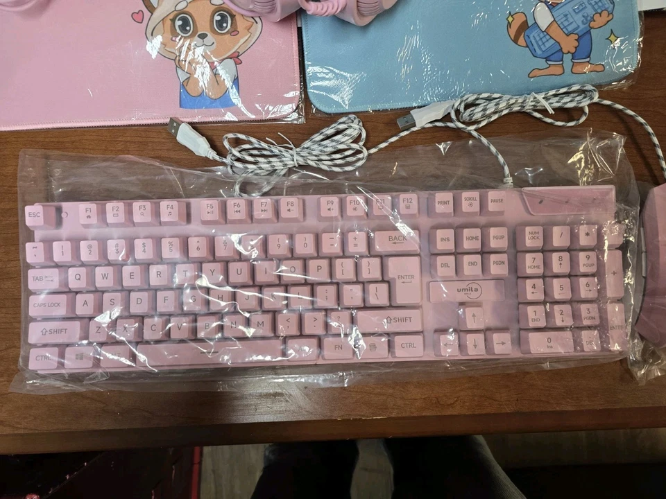 4 in 1 Gaming Combo,Rainbow Mechanical Keyboard 6400 DPI Mouse 3.5mm Headset - Image 2 of 4