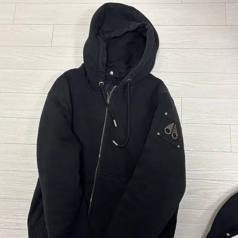 Muscogg Moncler Bernese Sweater Silver M (Fur Included)