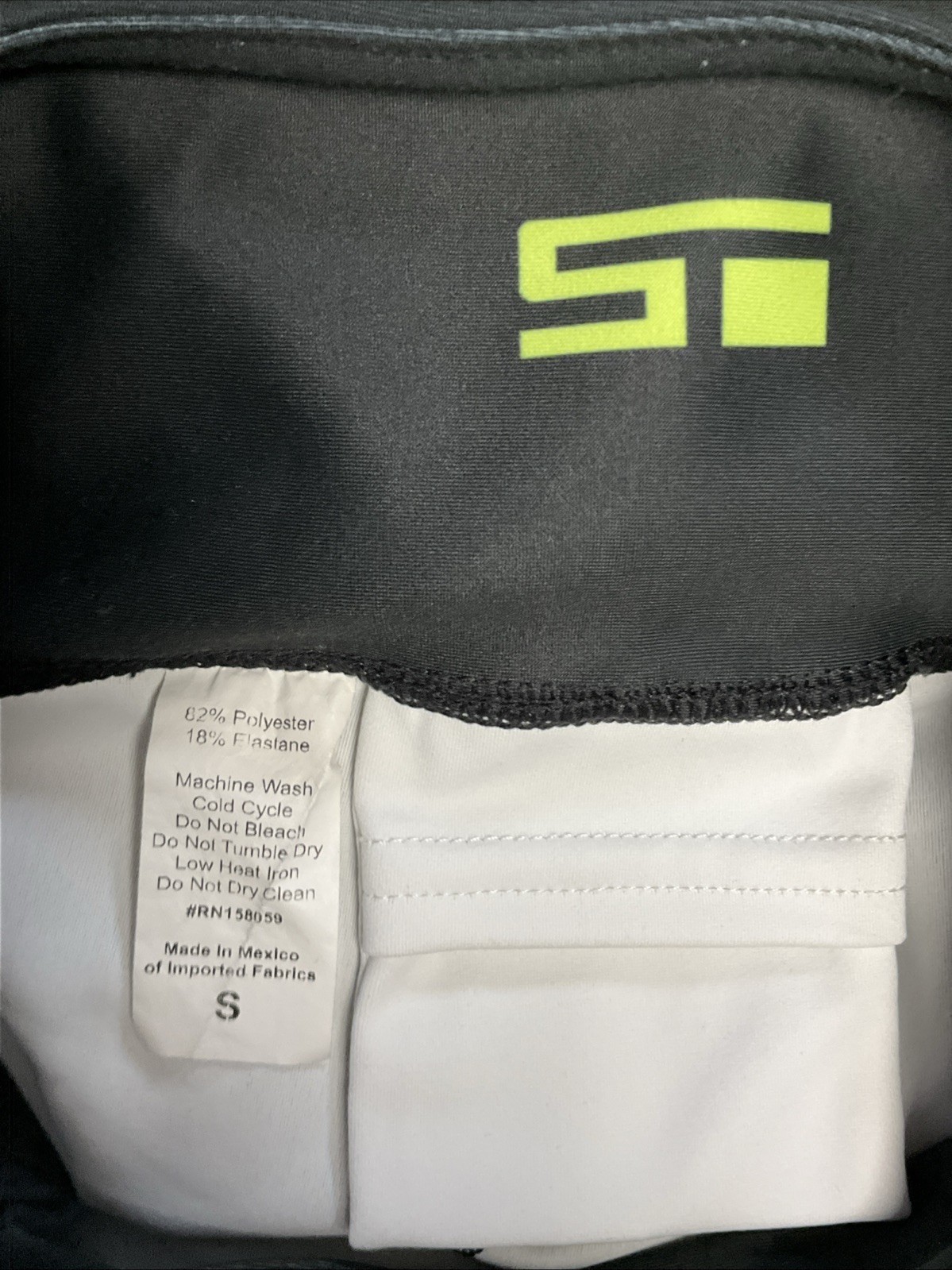 ST Leggings Women Small Black.   11722