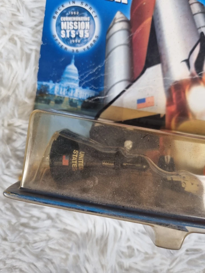 Paquete de acción de colección Hot Wheels John Glenn Hero Mission STS-95 Mercury Shuttle MO Foto 2 de 4