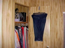 Women's Jean Capri Gloria Vanderbilt Size 8 Skimmer Dark Blue W32 R10.5 H38 In17