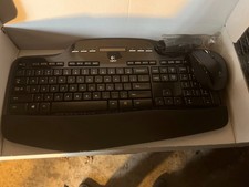 Logitech MK700/MK710 Wireless Keyboard w/ Logitech Wireless Mouse w/Dongle