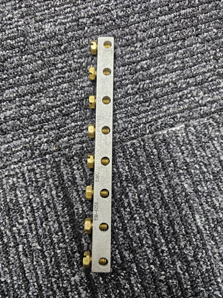 (QTY 50) Hubbell 8 Position Ground Block EM-4250-8H Bar Hex Screw #10–24 Mount - Image 4 of 4