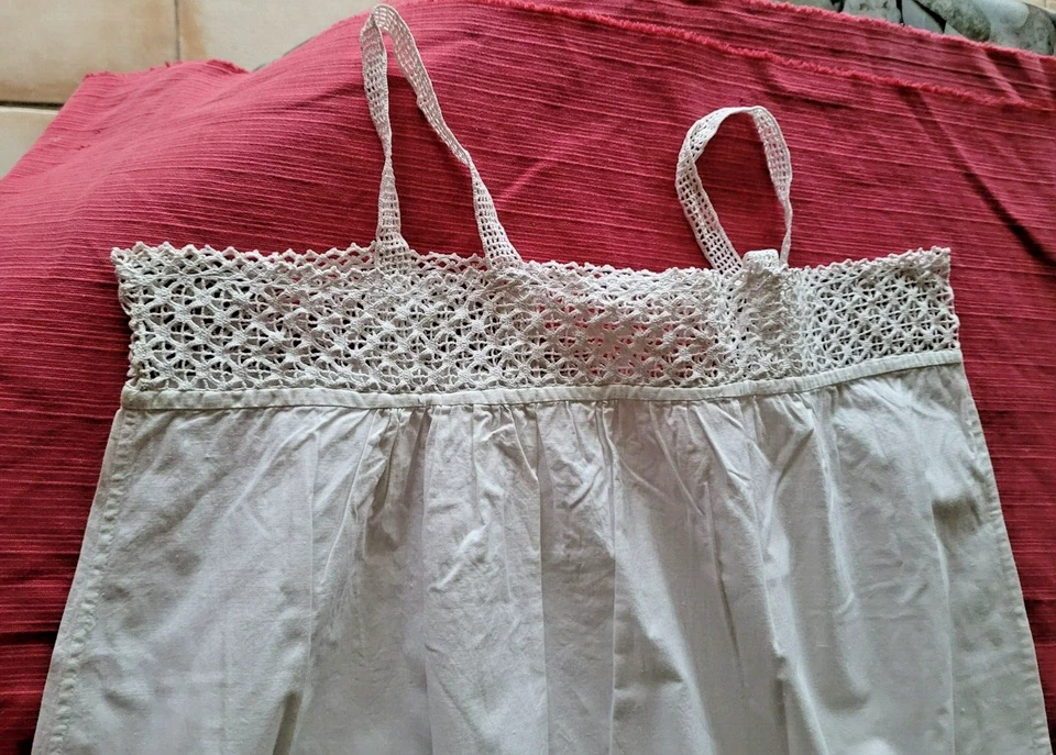 LINGE ANCIEN: NUISETTE EN COTON BORDURE CROCHET A LA MAIN - Photo 2/3