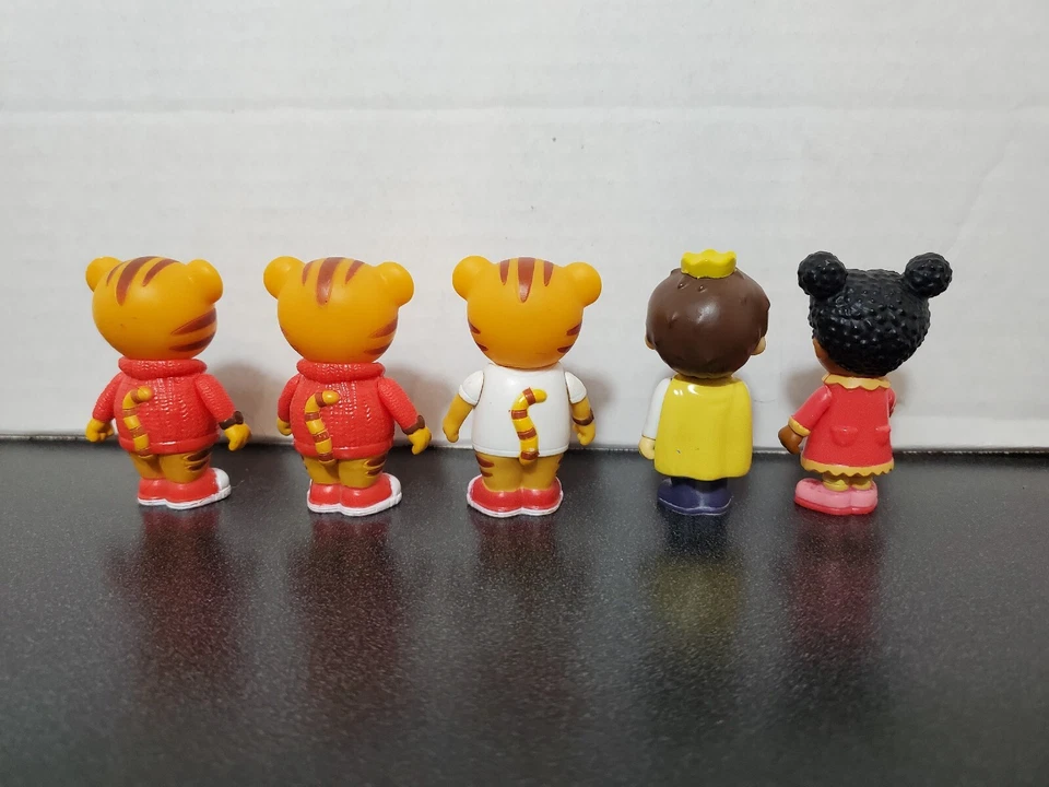 Conjunto de figuras Daniel Tiger's Neighborhood Friends Elaina/Daniel/Prince Wednesday  Foto 2 de 2