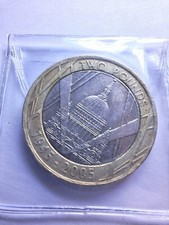 £2 Coin. ST PAULS CATHEDRAL Two Pound Coin 2005 Circulated. Minting Error . 