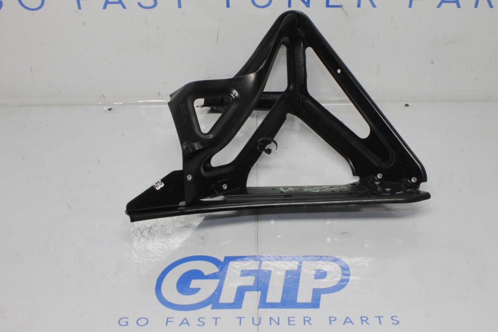 12-14 MCLAREN MP4-12C 12C 570 650 OEM LH REAR QUARTER PANEL BRACKET 11A4984CP