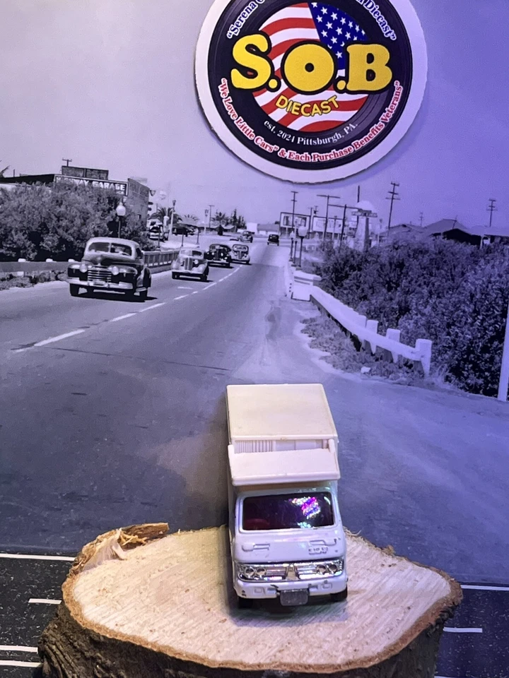 Camión de carga Tomica Tomy Isuzu American Airlines 1:57 blanco usado excelente estado Japón Foto 3 de 4