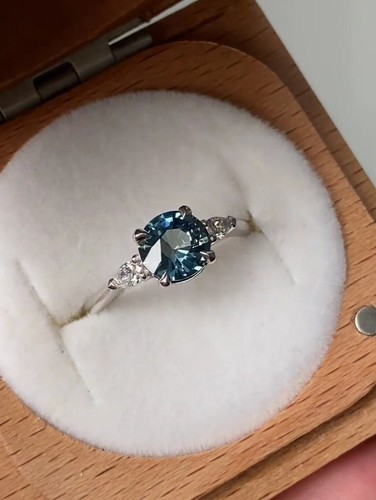 Teal round sapphire ring vintage teal sapphire ring round cut teal ring - Picture 2 of 7