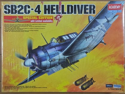 ACADEMY 1/72 SB2C HELLDIVER SPECIAL EDITION (シュリンクNear Mint)