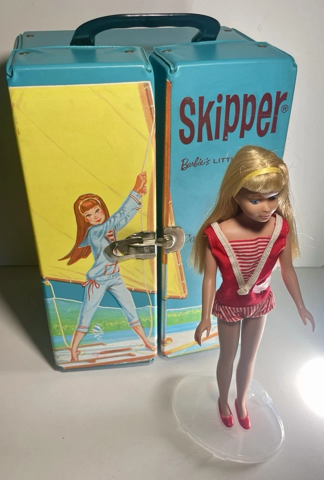 Vintage 1963 SKIPPER DOLL -BLONDE AND RARE SAILING LAND & SEA 1964 CARRYING CASE - Image 2 of 4