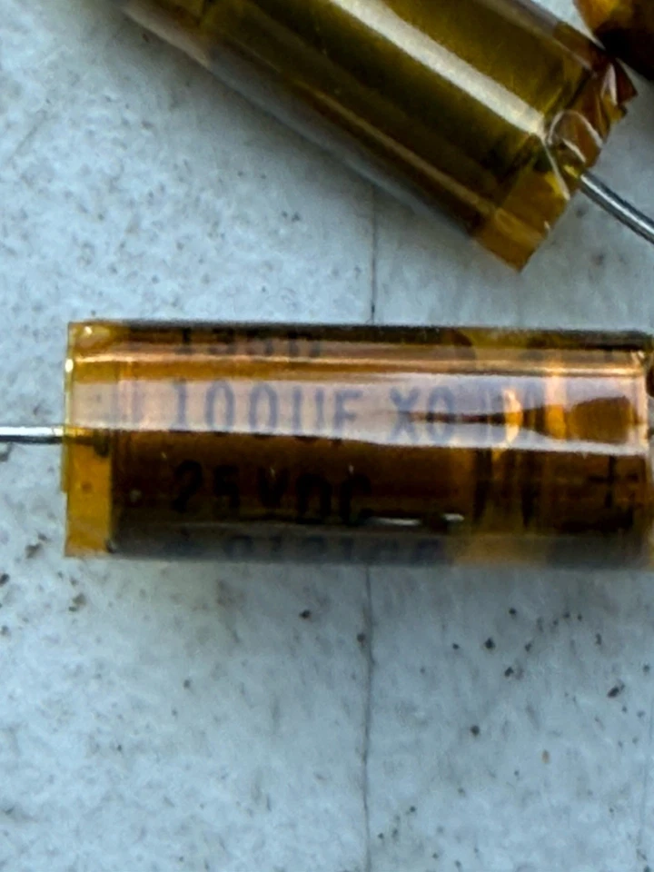 tantalum capacitor (WET) 100 uf 25 vdc (4pcs) VISHAY - Image 2 of 2
