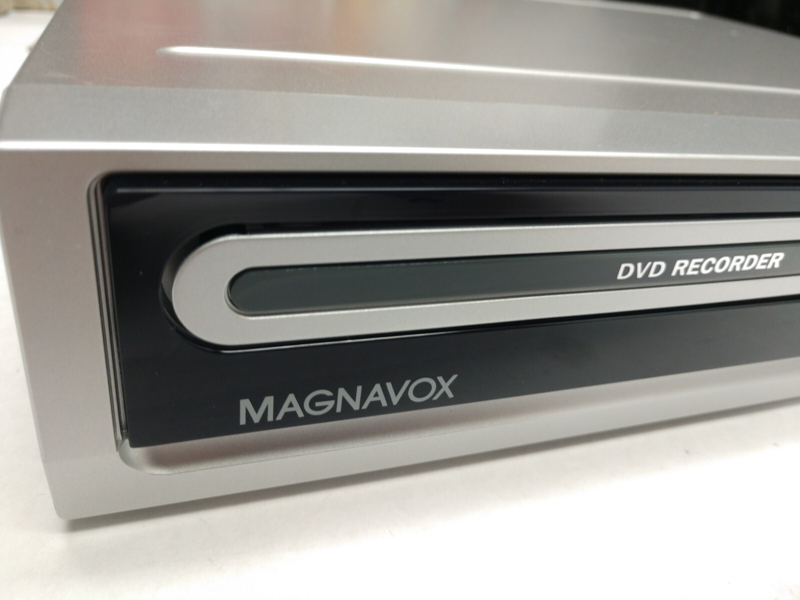 Magnavox DVD Recorder Player ZC320MW8 w/ OEM Remote, AV Cables, Manual