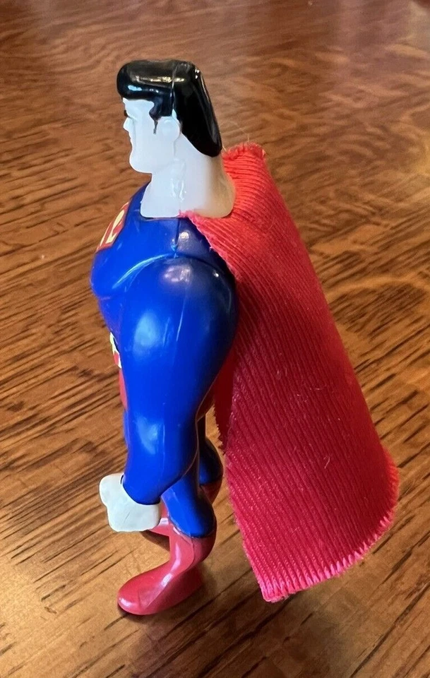 1997 DC Comics Superman figure Cape, Burger King Toy, Moving arms - Image 2 of 4