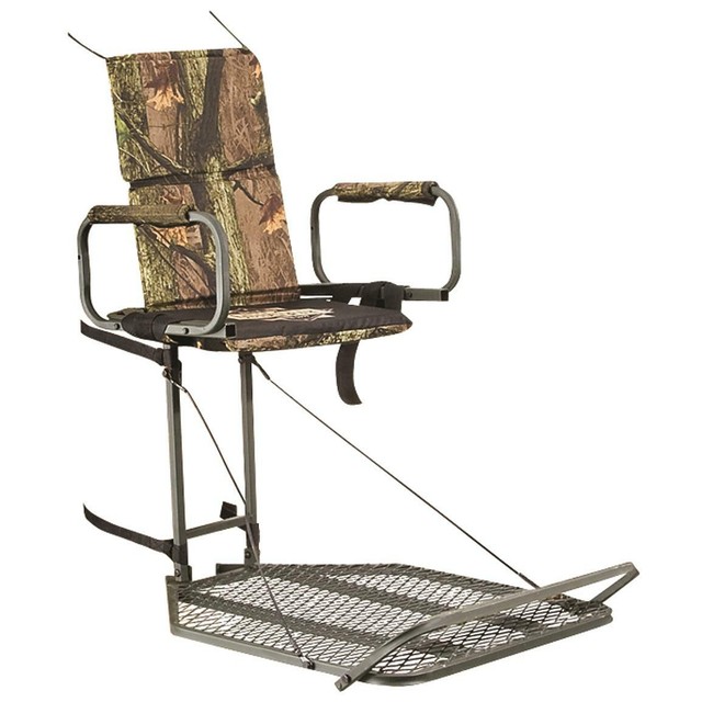 big dog hang on tree stand