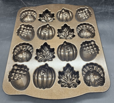 Nordic Ware Autumn Cakelet Pan 3-Cup Bronze