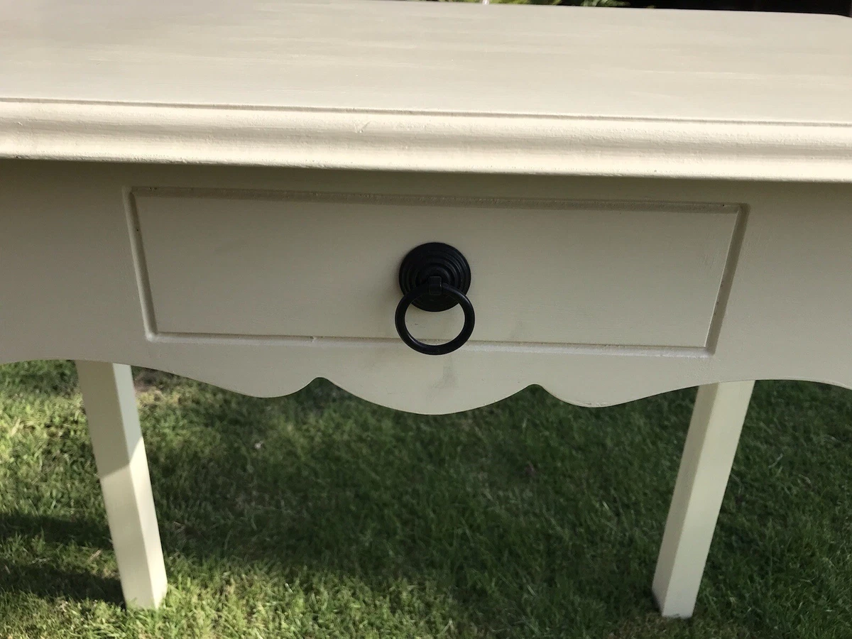 Ex display furniture laura on sale ashley