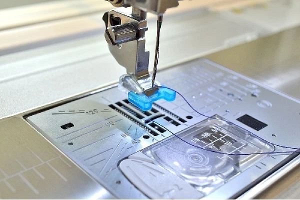 Button Sew On Attaching Holding Foot for Elna Sewing Machine - Image 3 of 3