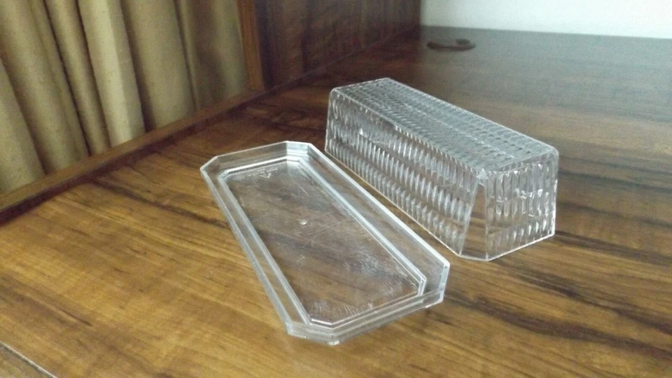 Plato de mantequilla de plástico vintage, hecho en EE. UU. por Arrow.(#EV1575) Foto 3 de 4