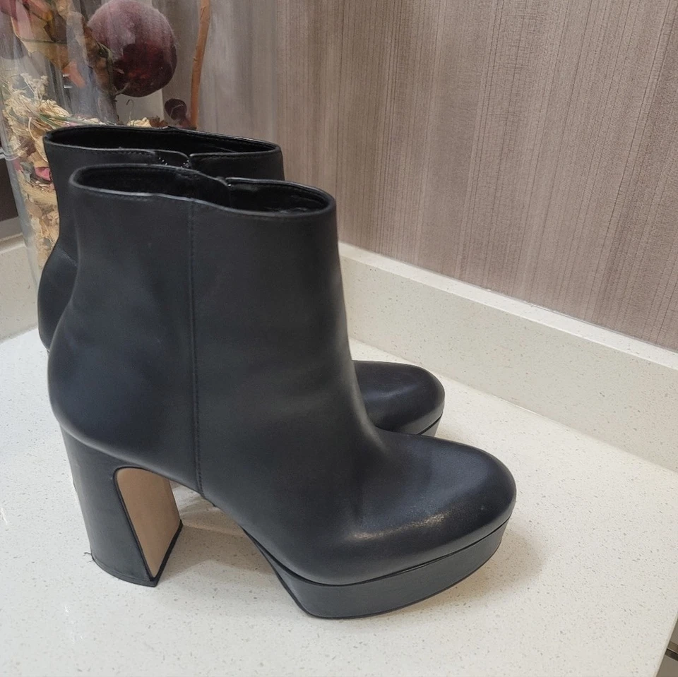 Botines Bernardo plataforma tacón talla 8,5 M Foto 4 de 4