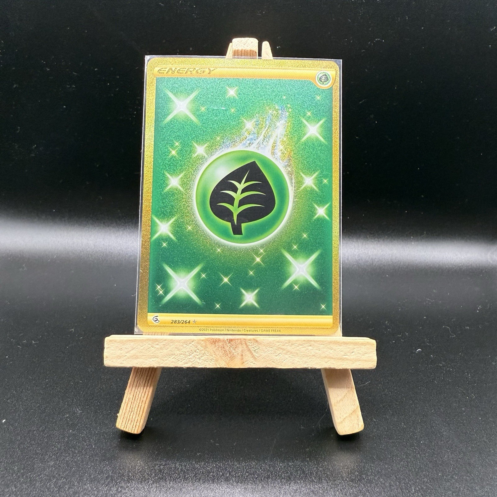 Pokemon Grass Energy 283/264 Fusion Strike Gold Secret Rare Holo NM
