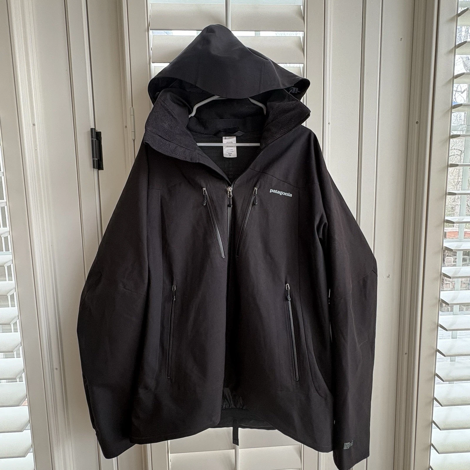 Patagonia Triolet Jacket, Men’s XL Black H2no Rain Snow Ski Coat
Opens in a new window or tab