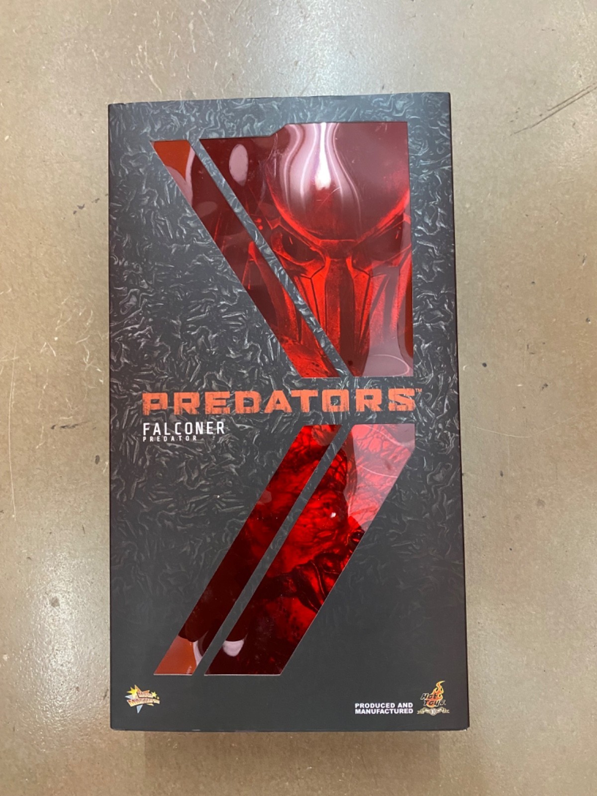 Hot Toys MMS137, Predator Falconer Figure Predators - Free Price