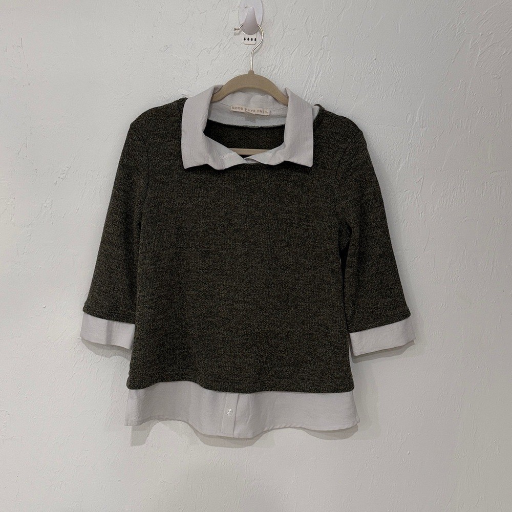 Gray sweater with white shirt collar "Good Days Only" size PS