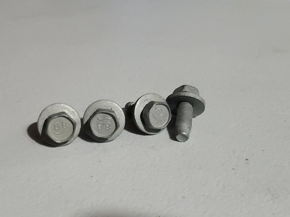 Nuevo Mopar Dodge Chrysler Ram 1500 Challenger Charger Bolts 6104386-AA Lote de 4 Foto 2 de 2